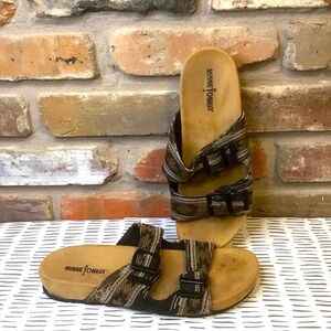 MINNETONKA Women’s Black Southwest Tribal Print Double Strap Buckle Sandals 9